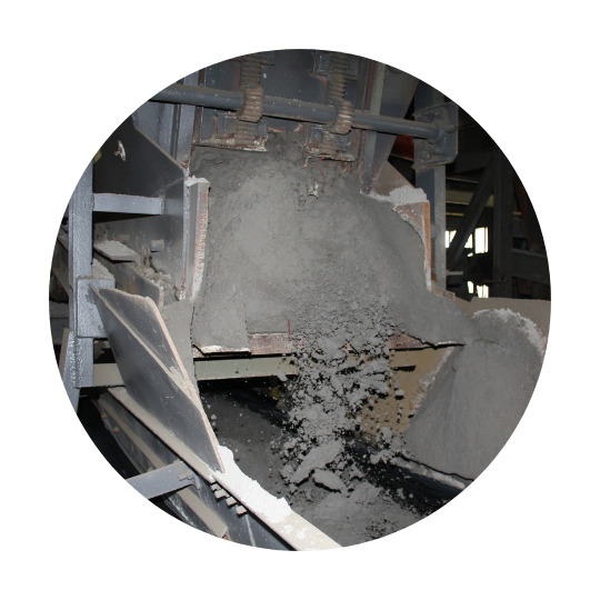 Pierres tombant dans une machine