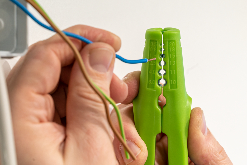 Dénude-Câbles Multi No. 400 Green Line | Outil à dégainer multifonctionnel, capacité dénudage 0,5 - 6,0 mm² / dégainage 8 - 13 mm Ø