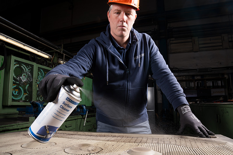 workman, gloves, surface cleaner, spray, protective gear