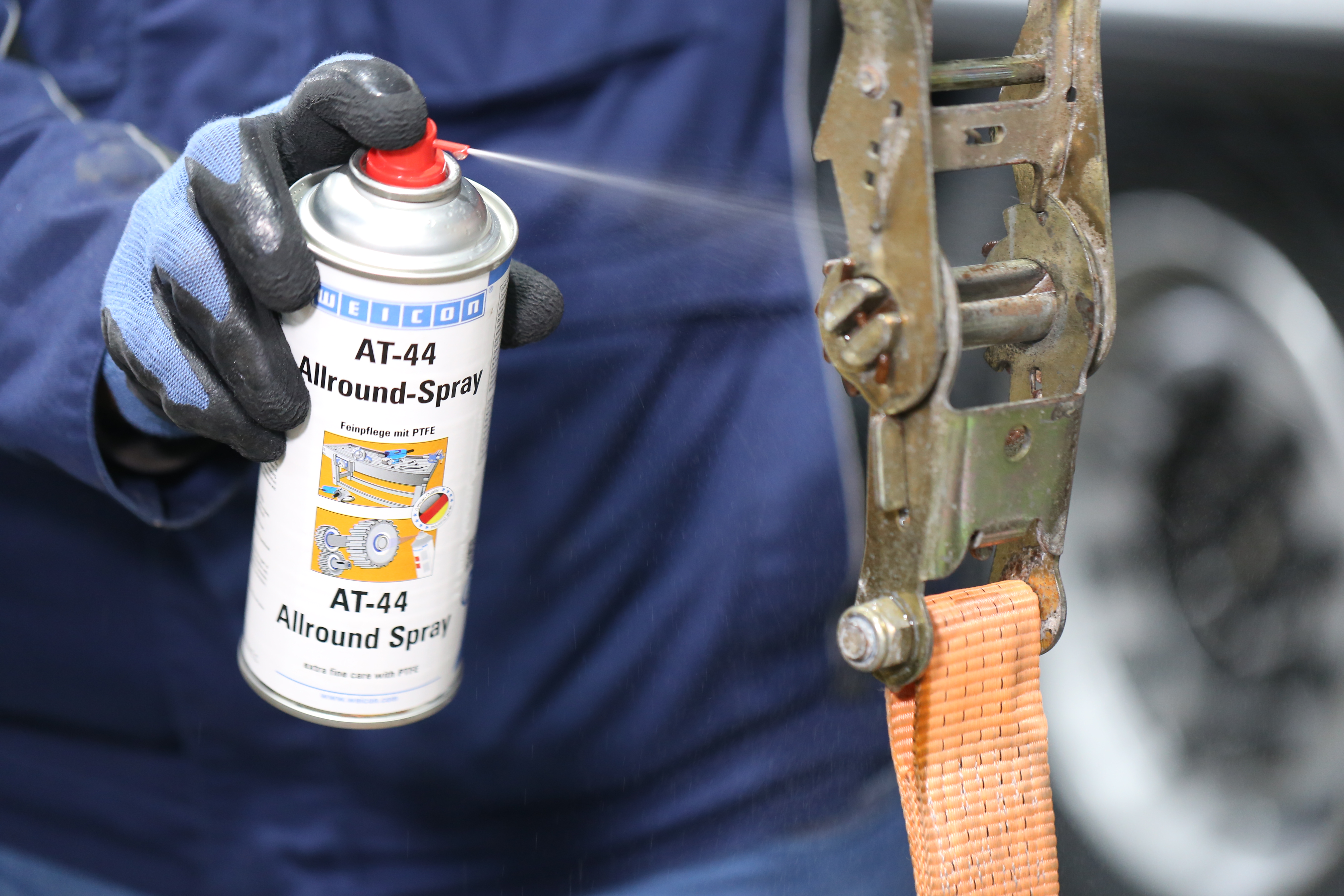 AT-44 Allround-Spray | Huile lubrifiante et multifonctionnelle avec PTFE