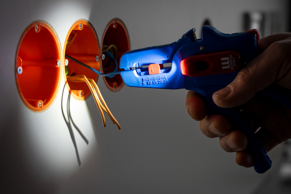 LAMPE DE TRAVAIL À LED