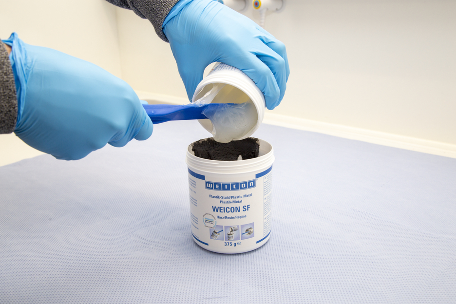 WEICON SF | système à base de résine époxy chargé d'acier pour la réparation et le moulage certifié DNV